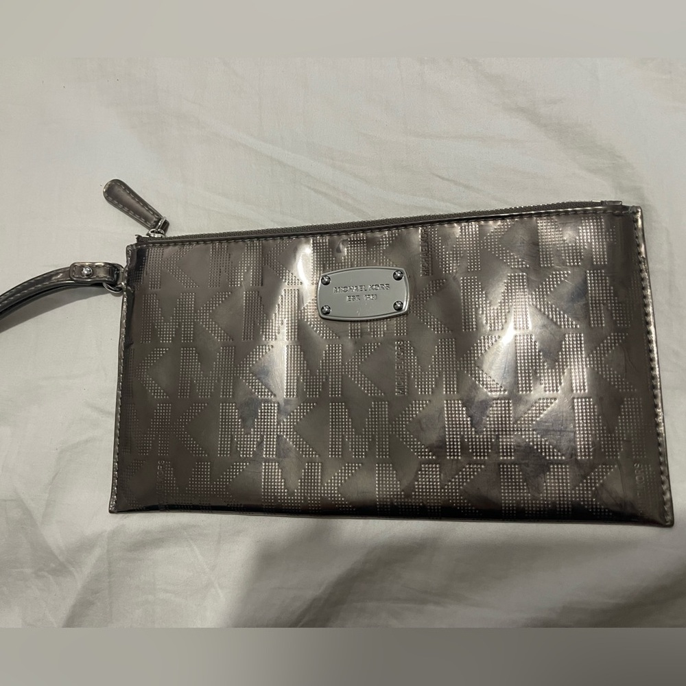 Michael Kors Logo Wristlet Wallet - Metallic Gunmetal Grey Bronze